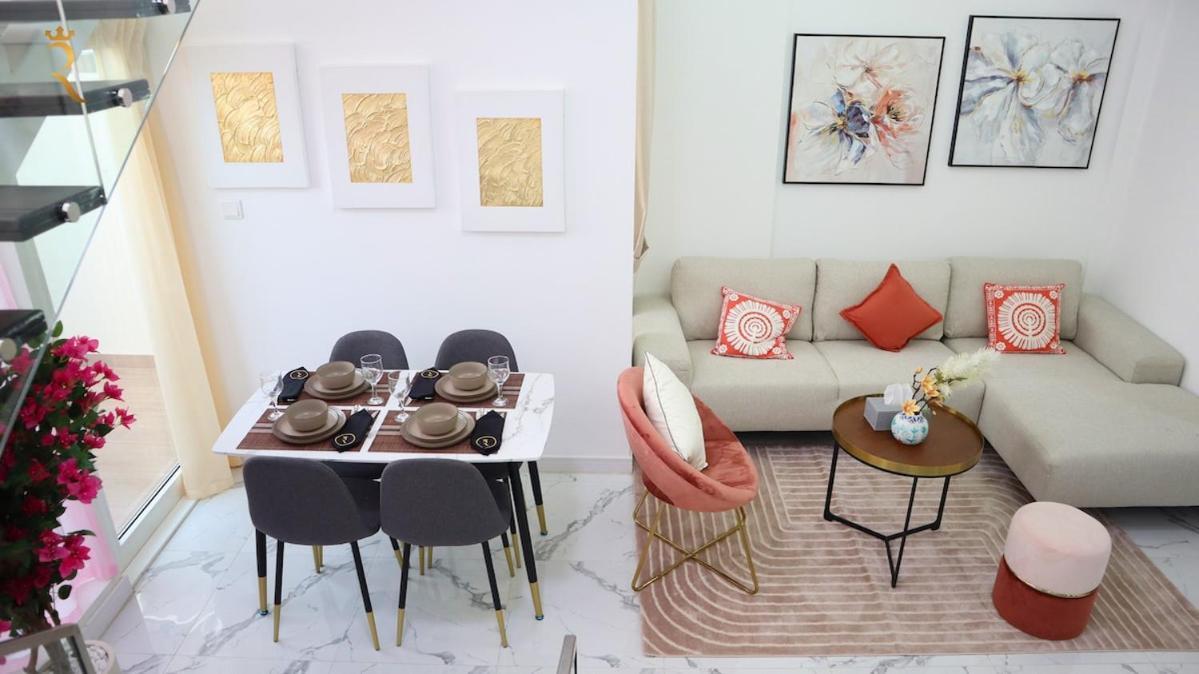 Trendy 2br Masdar Pool And Quick 10 Min To Airport *