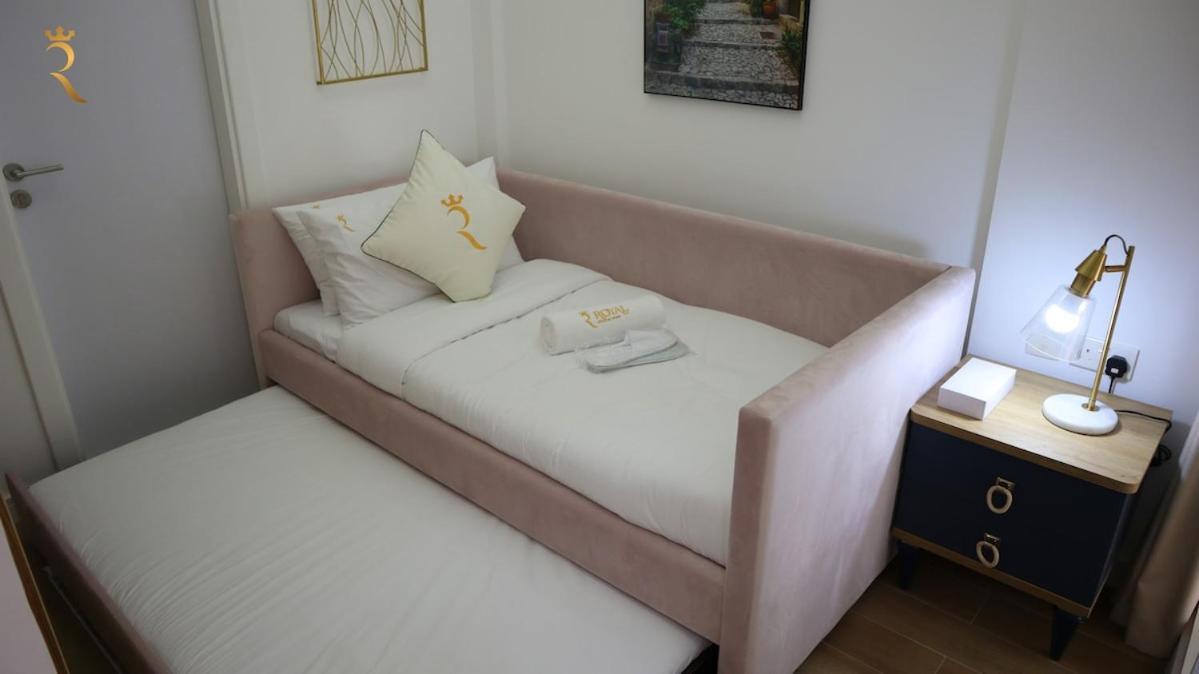 Trendy 2br Masdar Pool And Quick 10 Min To Airport * Abu Dhabi
