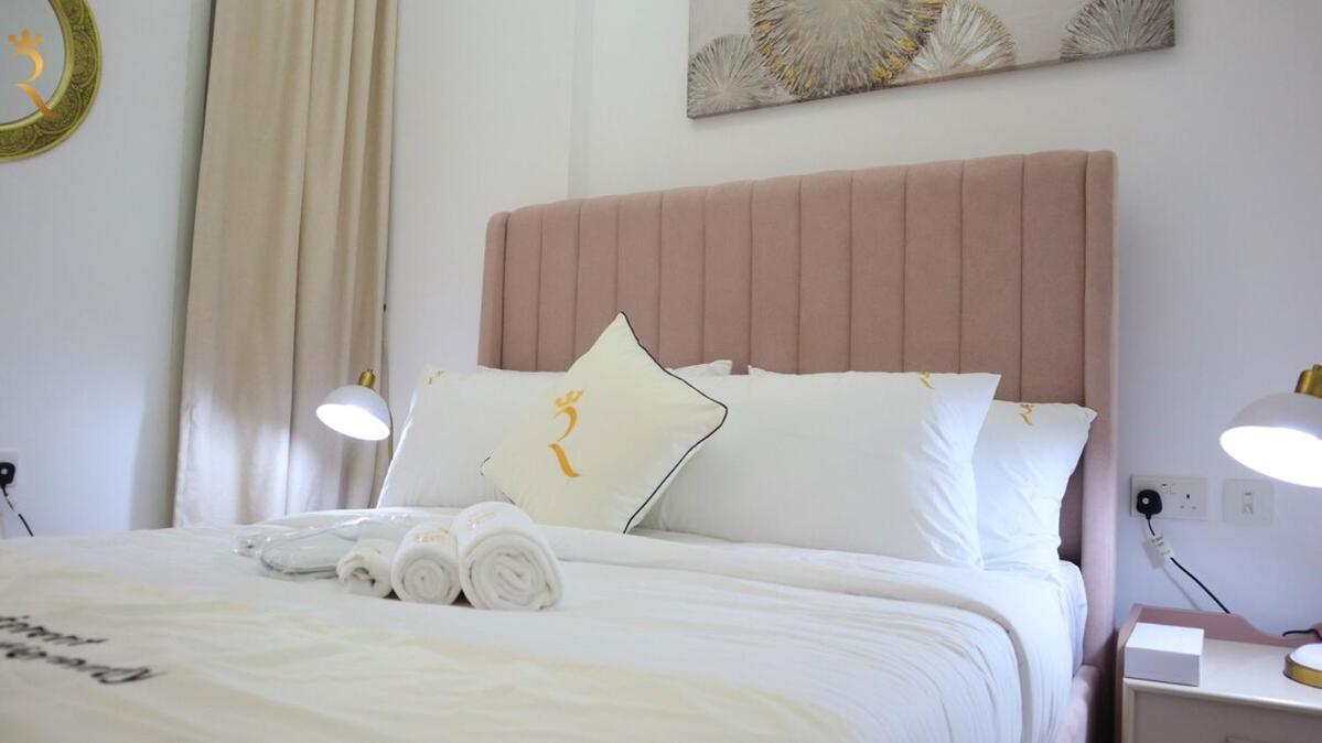 Trendy 2br Masdar Pool And Quick 10 Min To Airport