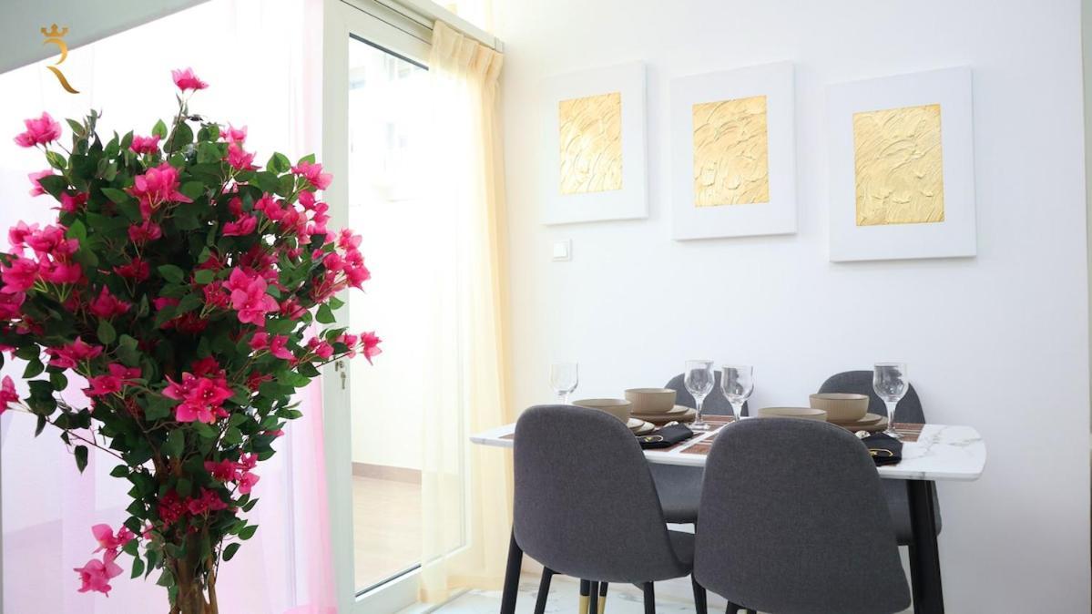 Trendy 2br Masdar Pool And Quick 10 Min To Airport *