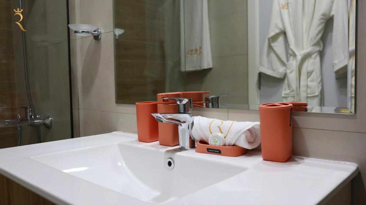 Trendy 2br Masdar Pool And Quick 10 Min To Airport Abu Dhabi