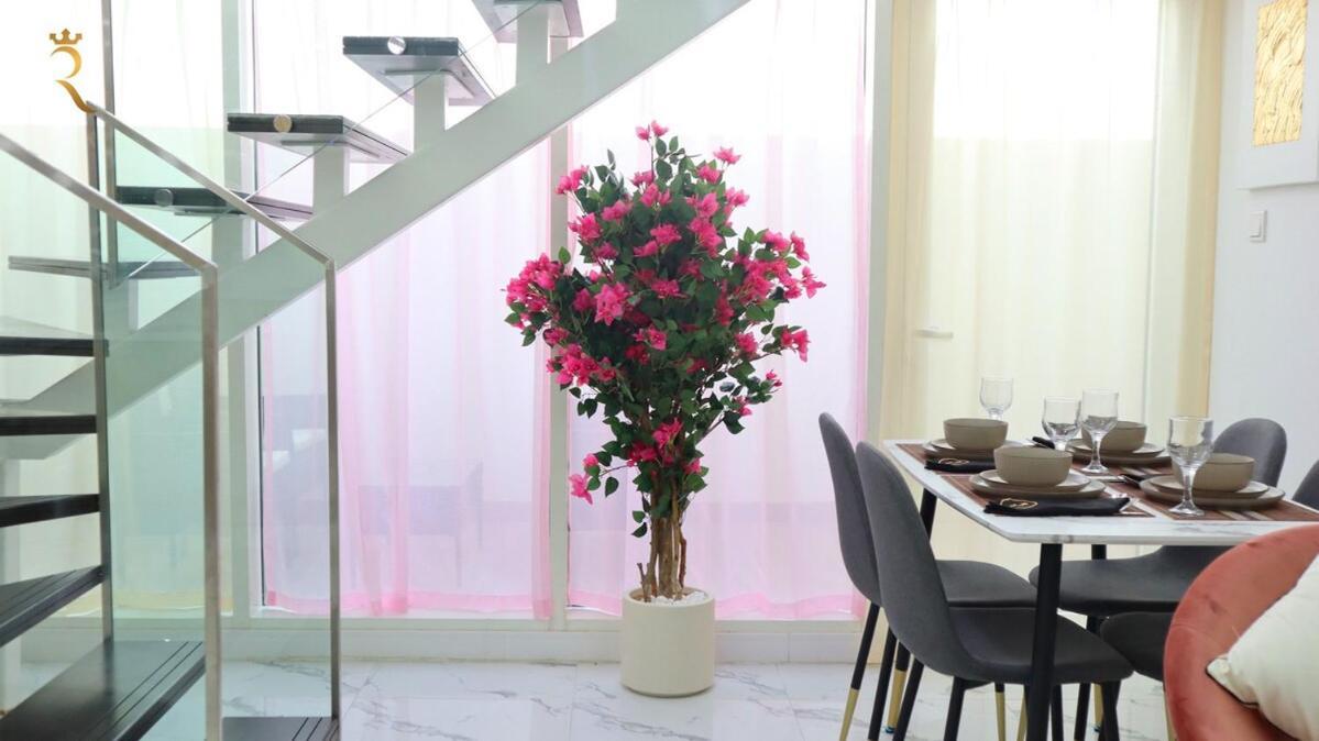 Trendy 2br Masdar Pool And Quick 10 Min To Airport Apartment