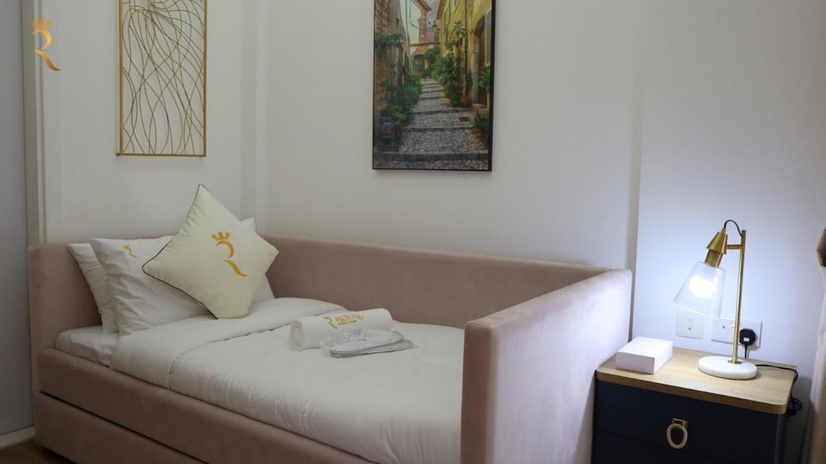 Trendy 2br Masdar Pool And Quick 10 Min To Airport Abu Dhabi