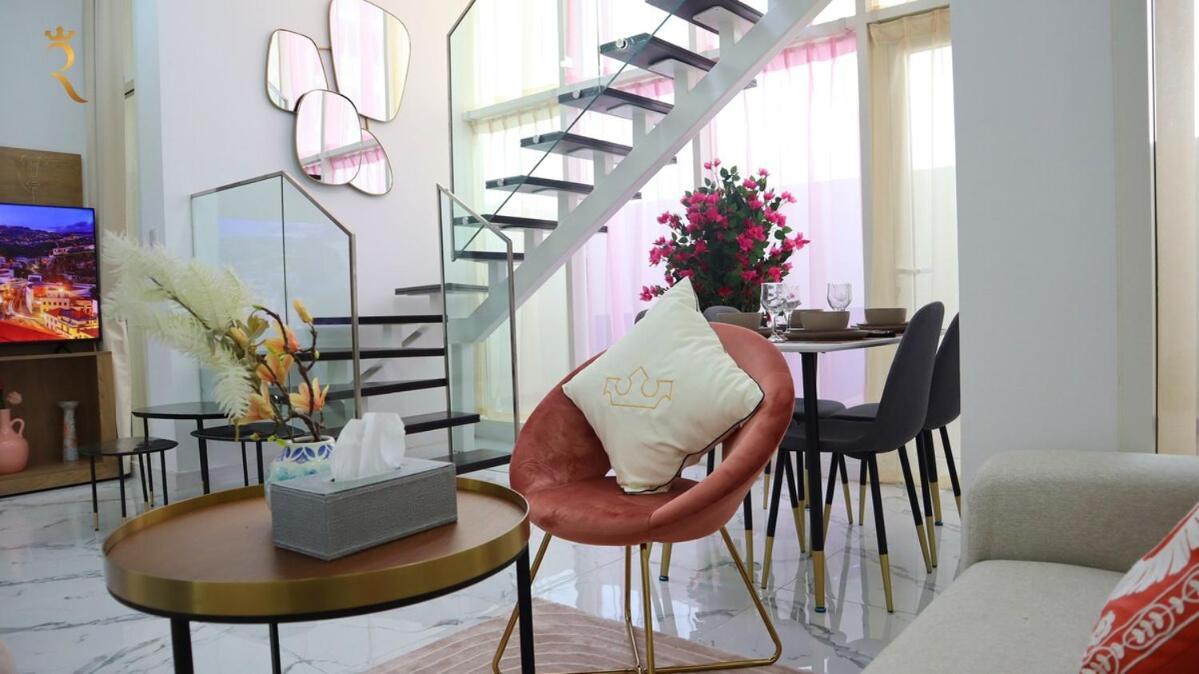 Trendy 2br Masdar Pool And Quick 10 Min To Airport Apartment Abu Dhabi